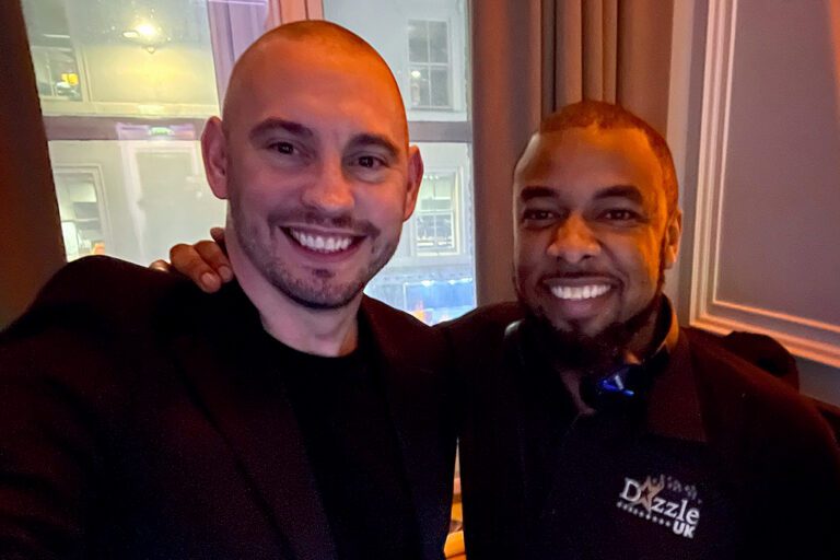 Magician-Matt-Parro_Dazzle-DJ-UK