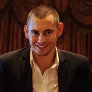Magician Matt Parro