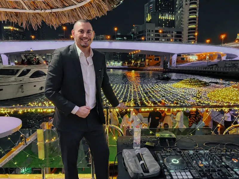 Matt Parro performing at a wedding on a yacht in Dubai Marina